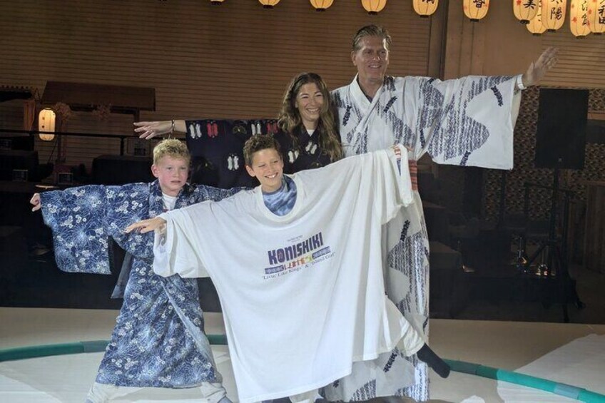 Osaka: Sumo Show and Kimono Haori Experience without food