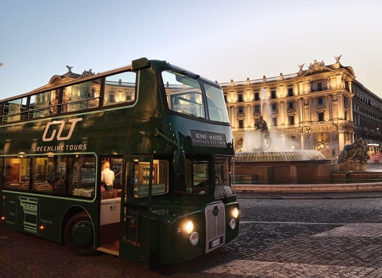 Rome: Nighttime Tour by Open-Top Bus with Tasting Stop