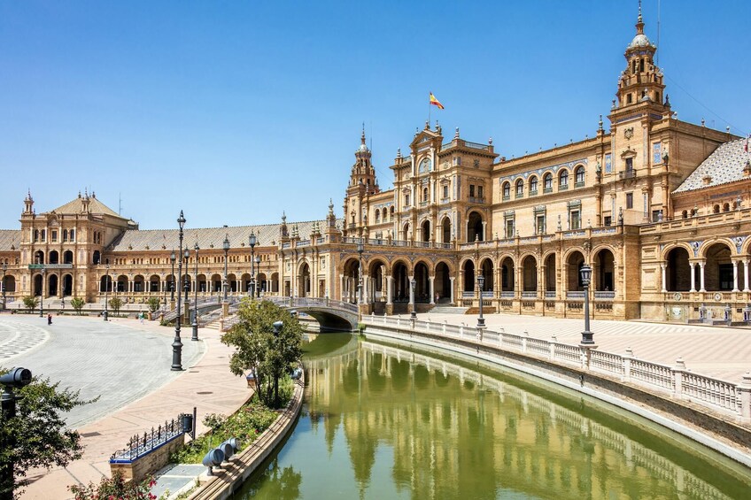 Seville City Visit with Shopping Time