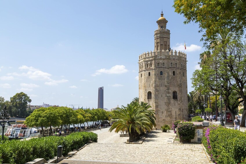 Seville City Visit with Shopping Time