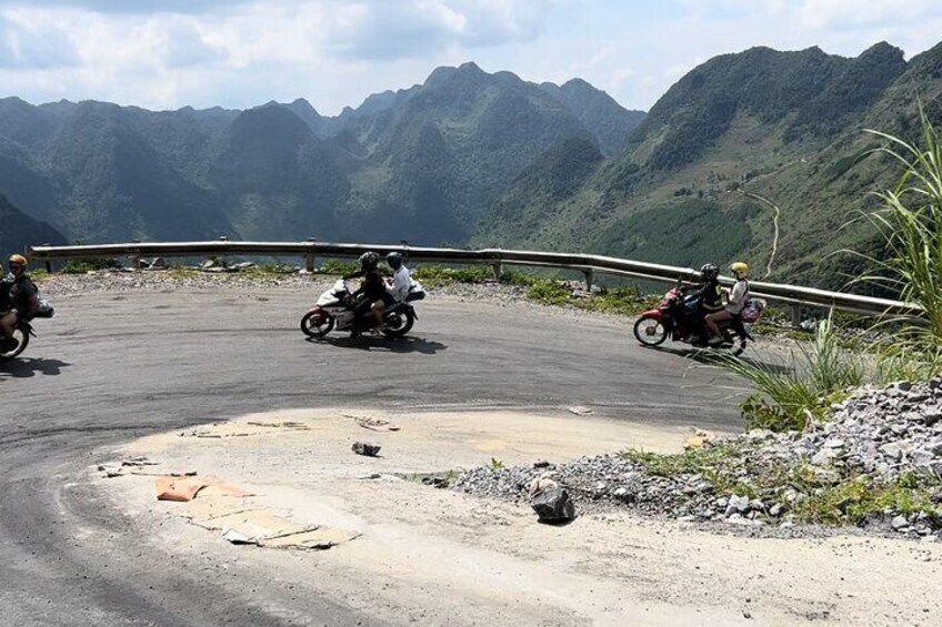 1 Day Ha Giang Loop Tour by Motorbike with Easy Rider 