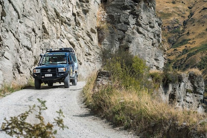 Queenstown: Ultimate 4x4 and Buggy Adventure Tour