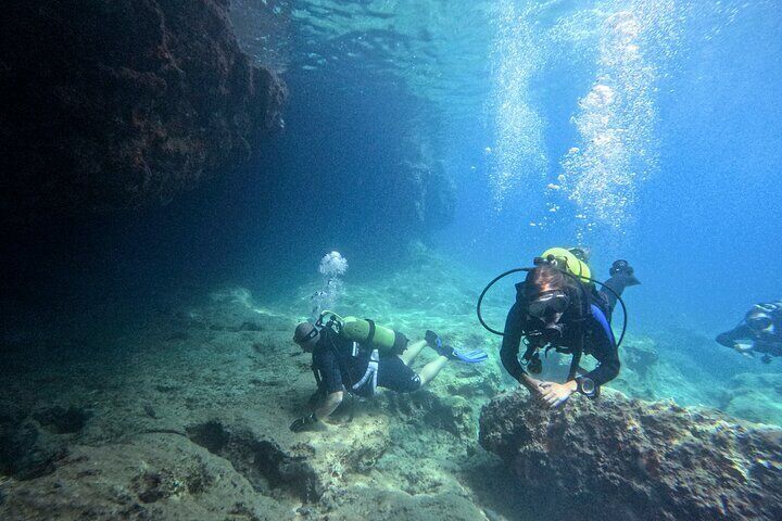 Private SCUBA diving for certified divers in Athens