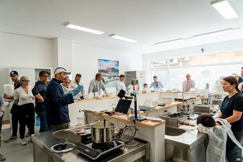 Create your 1st cheese and visit the production in Todi