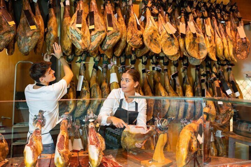 San Sebastian Food Tour: Pintxos, Drinks, and Tapas with a Local