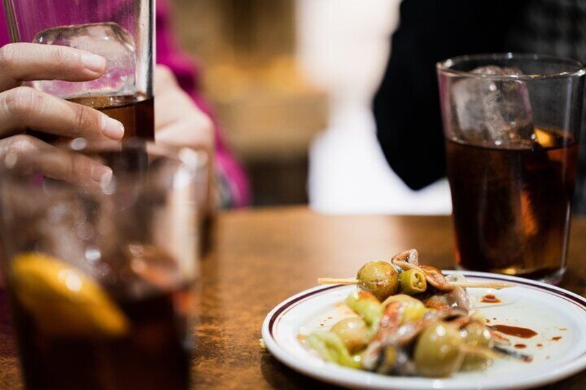 San Sebastian Food Tour: Pintxos, Drinks, and Tapas with a Local