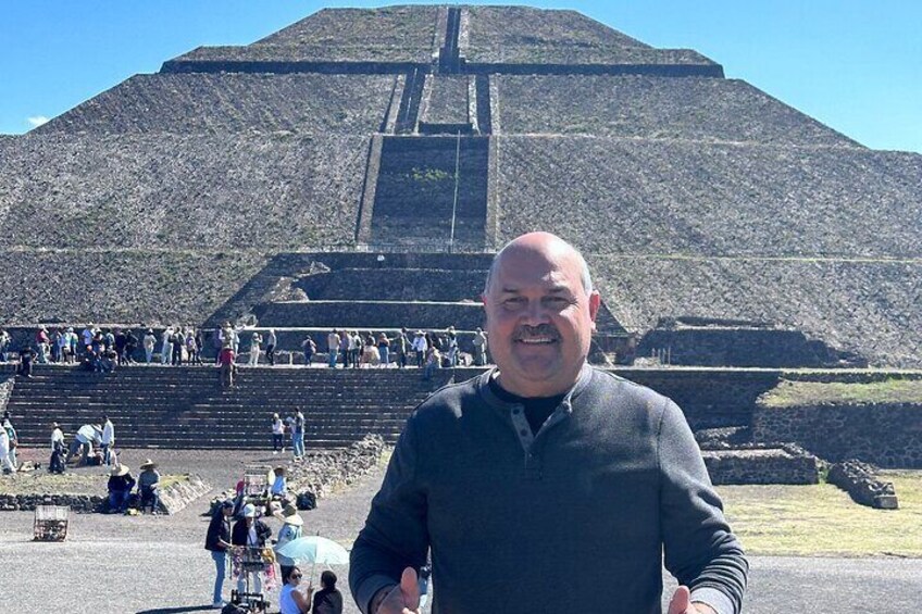 Balloon flight and transportation from Mexico City Pyramids tour