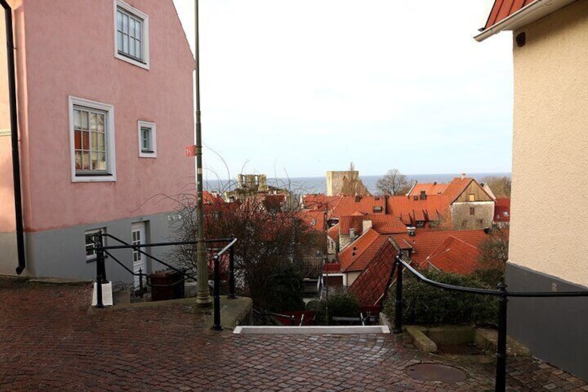 Self Guided Walking Game Tour of Headless Horseman in Visby