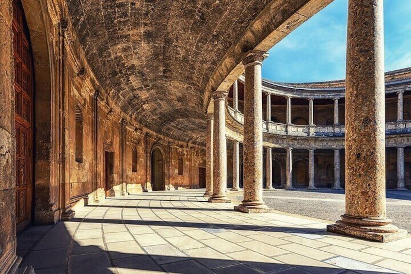 Tour with audio guide Nasrid Palaces Generalife and Alcazaba