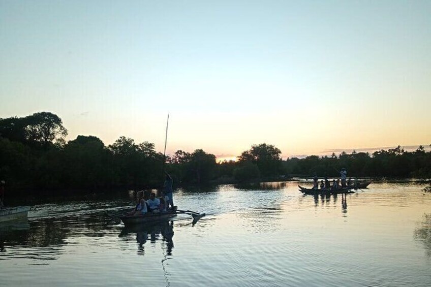  Kongo River Sunset Experience in Canoe