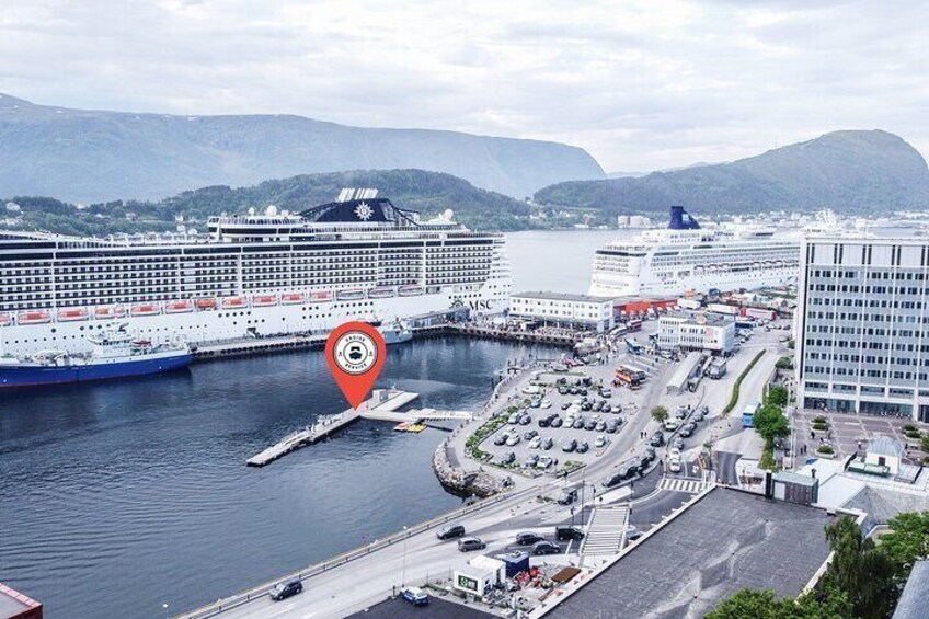 Meetingpoint at Rådhuskaia in Ålesund