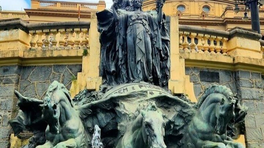 São Paulo Highlights Walking Tour with a Guide