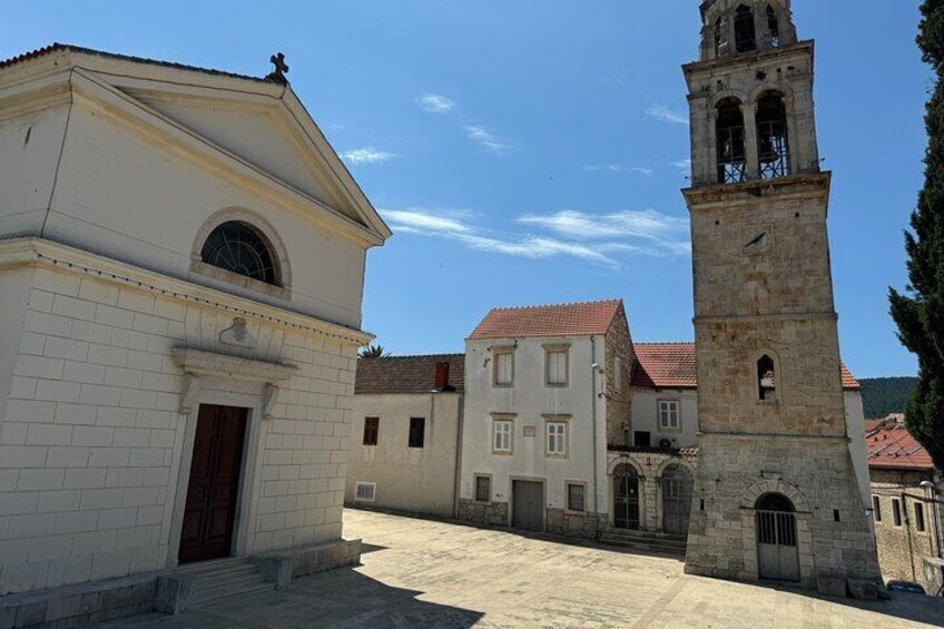 Private Tour of Vela Luka: Past and Present