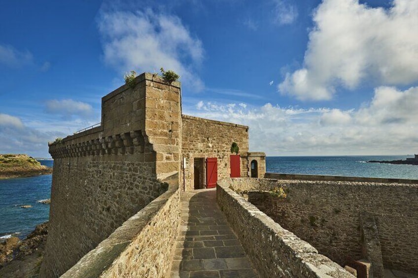 The Hardest City to Invade: Saint Malo's Secrets Audio Guide