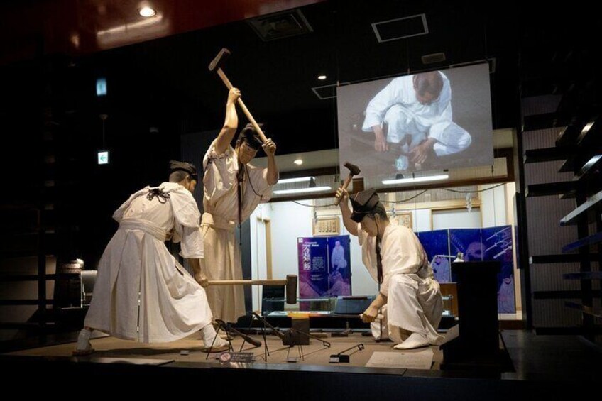 1 Day Samurai Swords and Japan Oldest Castle Tour from Nagoya