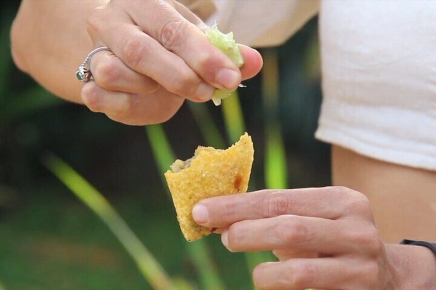 A squeeze of fresh lemon embraces the tradition of local natural fruits over your empanadas! Enhance the flavors with a tangy twist that perfectly complements the savory fillings and crispy dough.