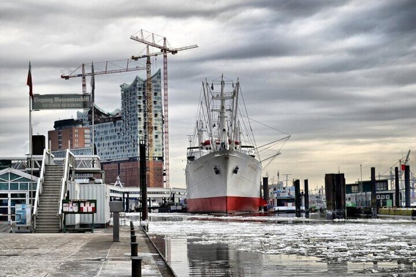 Combined ticket Hop on Hop off and harbor tour in Hamburg