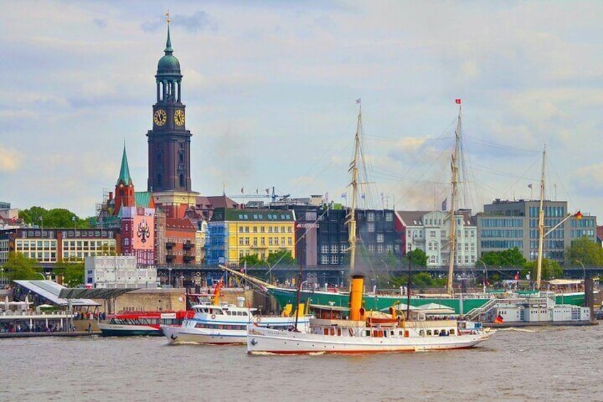 Combined ticket Hop on Hop off and harbor tour in Hamburg