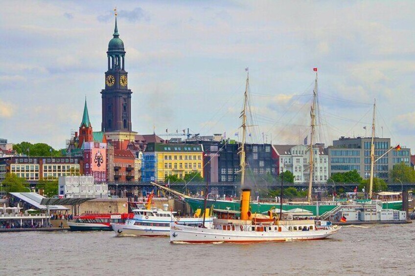 Combined ticket Hop on Hop off and harbor tour in Hamburg