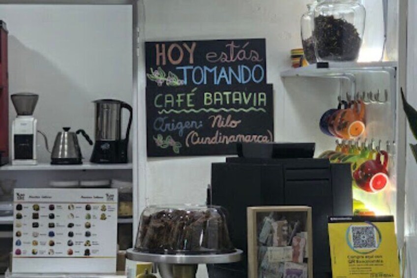 Paloquemao market with exotic fruits, coffee & empandas