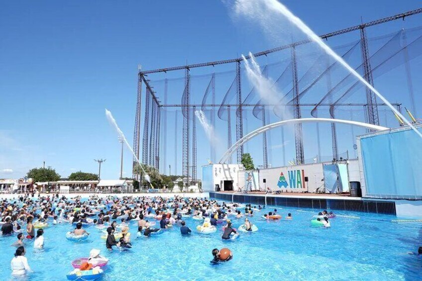 Yomiuri Land’s Pool WAI is the greatest water park in Tokyo! Enjoy both the theme park and the pool with the combo ticket!