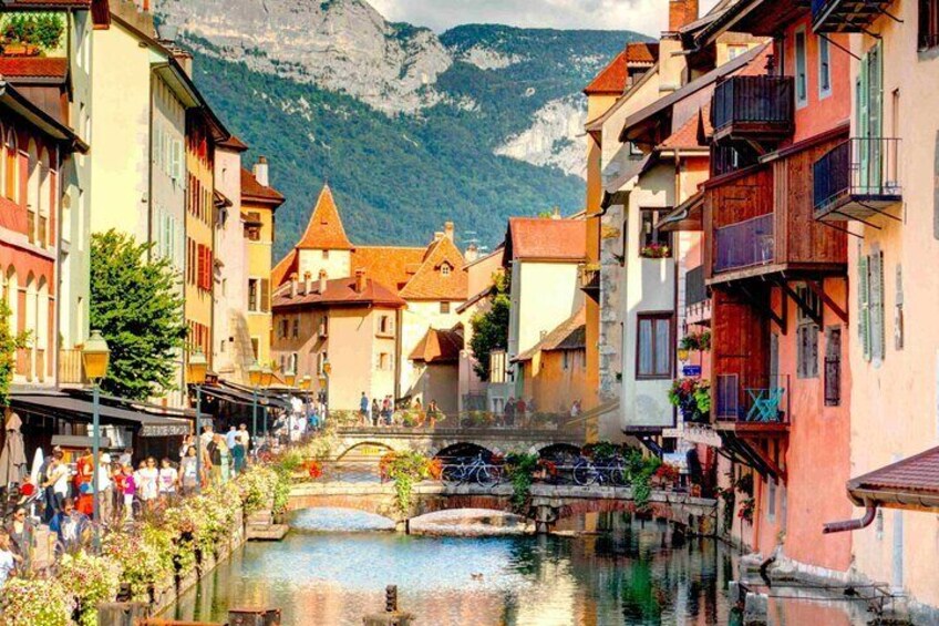 Annecy: Semnoz descent confirmed and Premium Shopping welcome