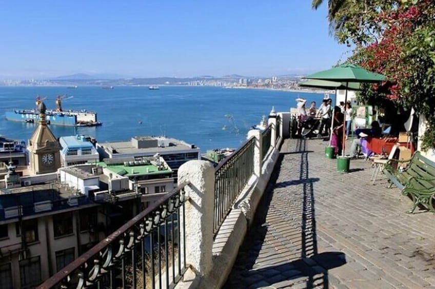 Valparaiso : Highlights Walking Tour With A Guide