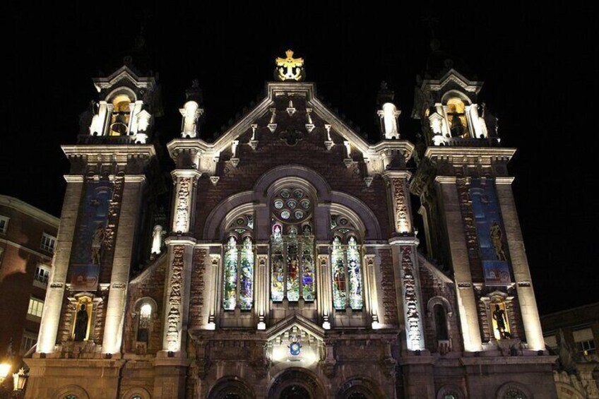 Private Guided Walking Tour of Oviedo Old Town 