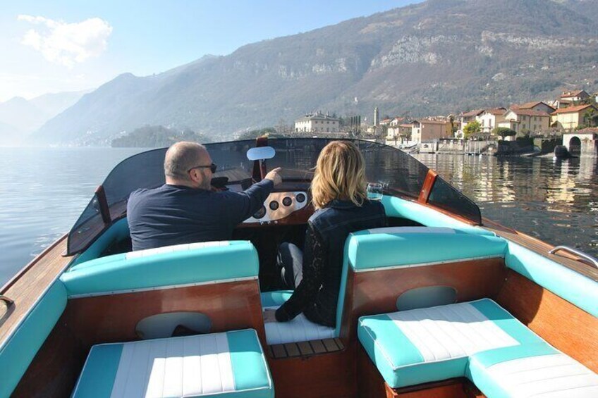 1H Lake Como Cruise with vintage wooden motorboat Open Bar