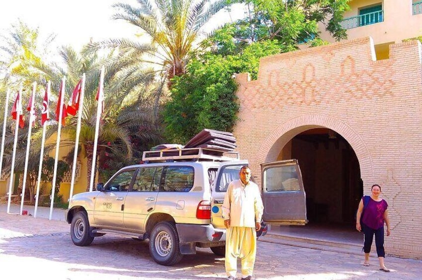 Day 1: transfer from your hotel to the desert for dinner (10km)