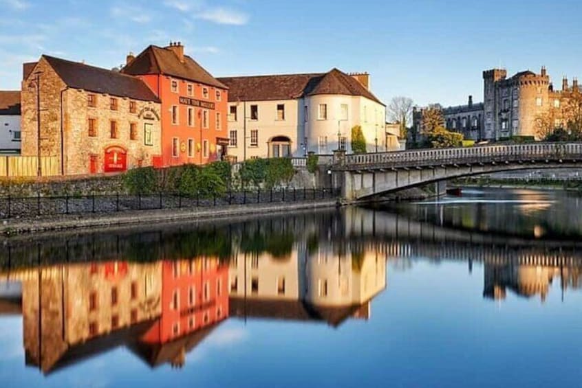 Chauffeur Tour from Dublin to Waterford Crystal and Kilkenny City