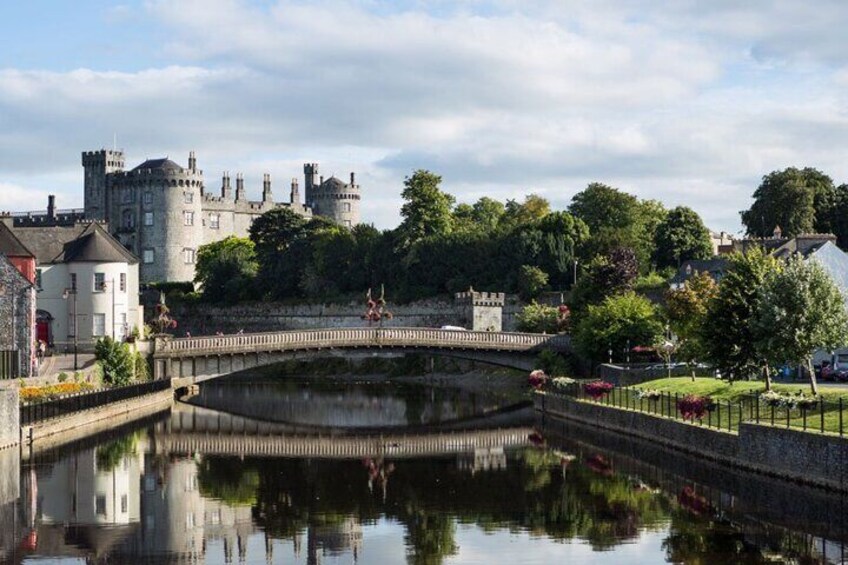 Chauffeur Tour from Dublin to Waterford Crystal and Kilkenny City