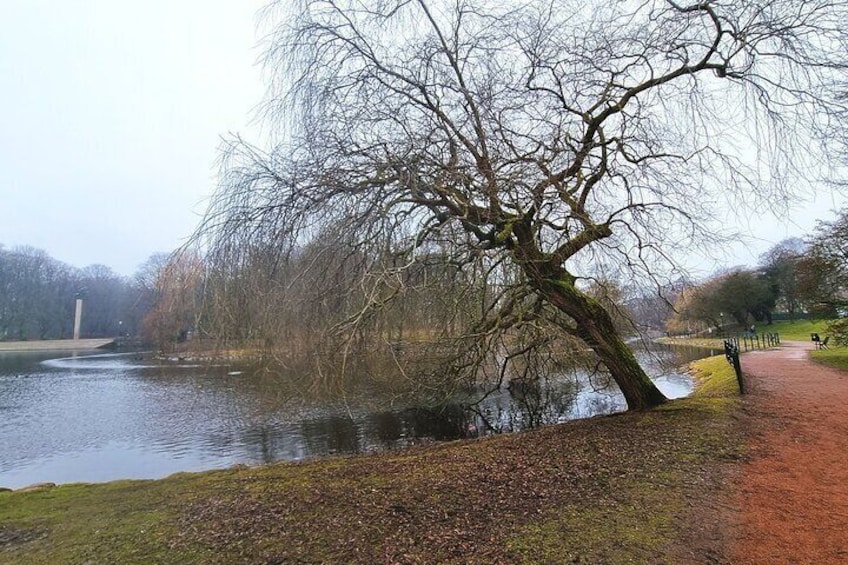 Self-Guided Walking Game Tour of Headless Horseman in Malmö