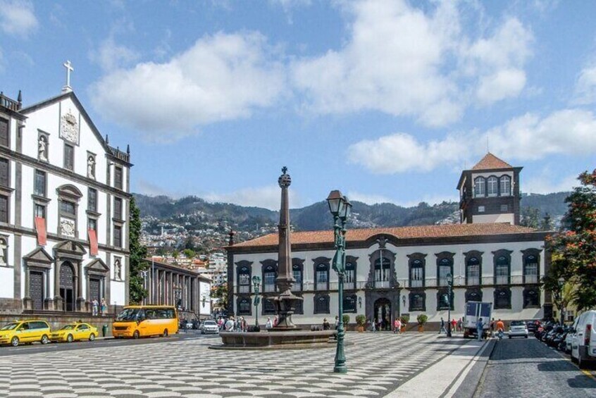 Madeira Tuk Tour in Old Town Express