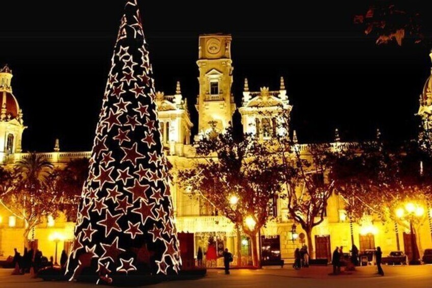 Madrid: Christmas Lights Night Tour by Electric Tuk Tuk