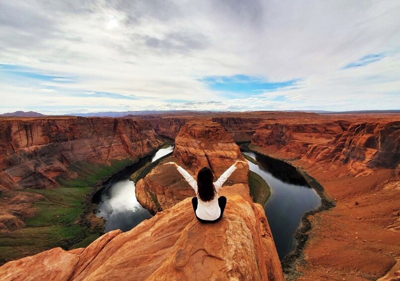 Small Group Tour: Starry Night, Antelope Canyon, Horseshoe Band