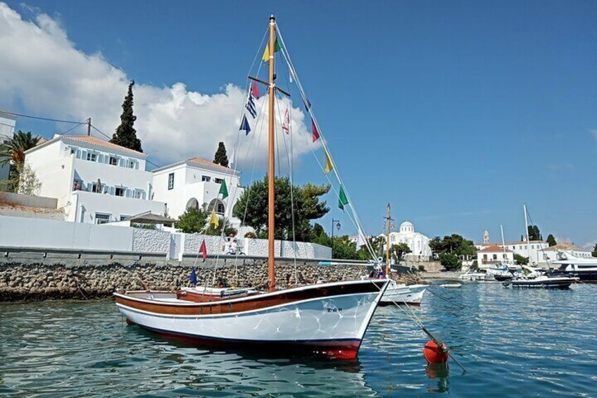 ΖΩΗ Electric Boat Daily Cruises 