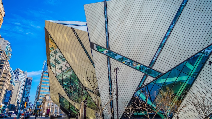 Royal Ontario Museum Revealed: A Guided Tour Through History