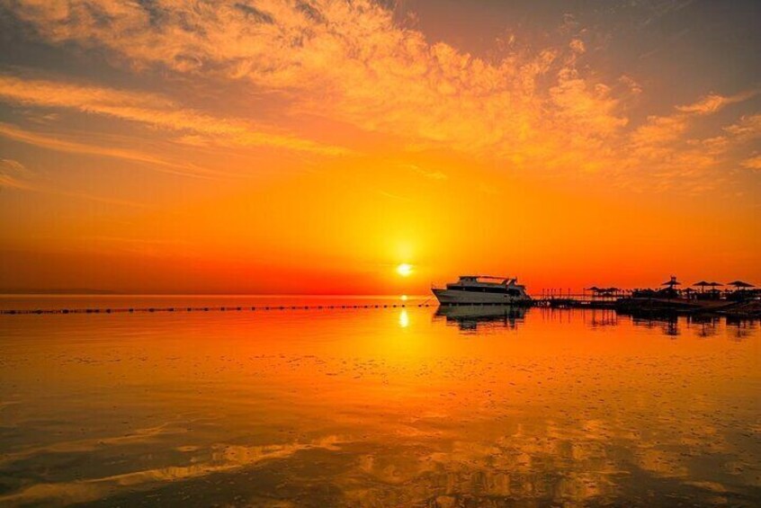 Private Yacht Tour in the Heart of Red Sea 
