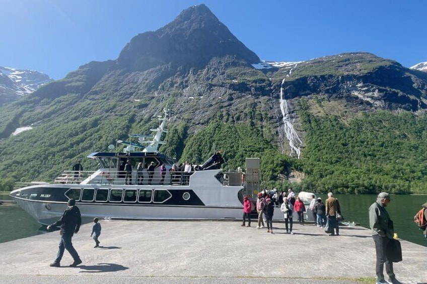 Hjørundfjord Fjord Tour Roundtrip from Ålesund