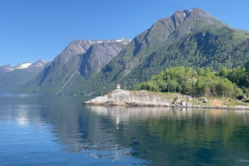 Hjørundfjord Fjord Tour Roundtrip from Ålesund