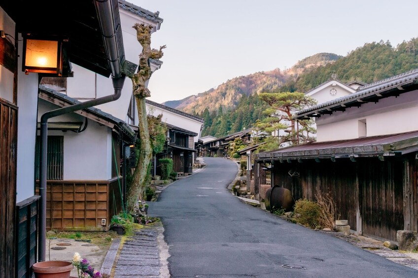 From Nagoya: Eihoji, Enakyo, Magome-juku & Tsumago-juku 1-Day Bus Tour