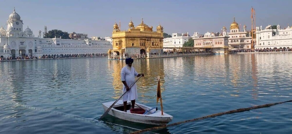 Golden Temple and Jallianwala bagh Guided Tour