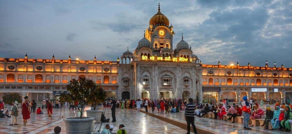 Picture 1 for Activity Golden Temple and Jallianwala bagh Guided Tour