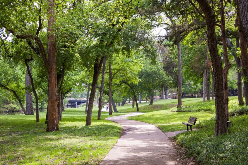 Historical Dallas City Self-Guided Audio Driving Tour