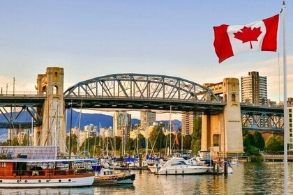 Vancouver : Must-See Attractions Walking Tour With A Guide