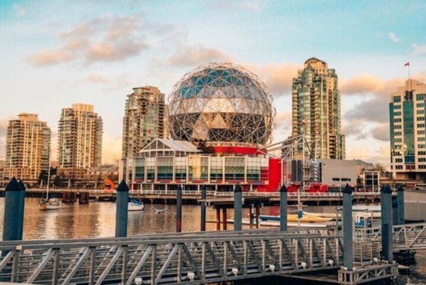 Vancouver : Must-See Attractions Walking Tour With A Guide