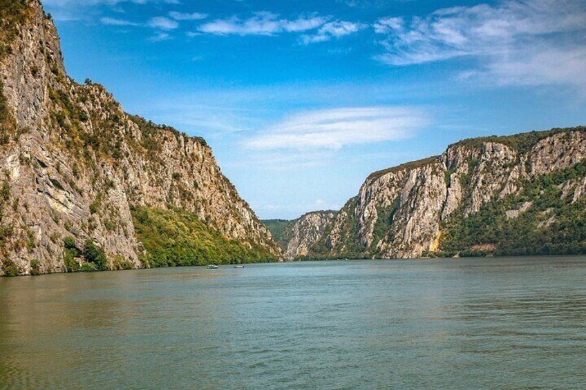 Private Etyek Wine Tour & Danube Evening Cruise from Budapest