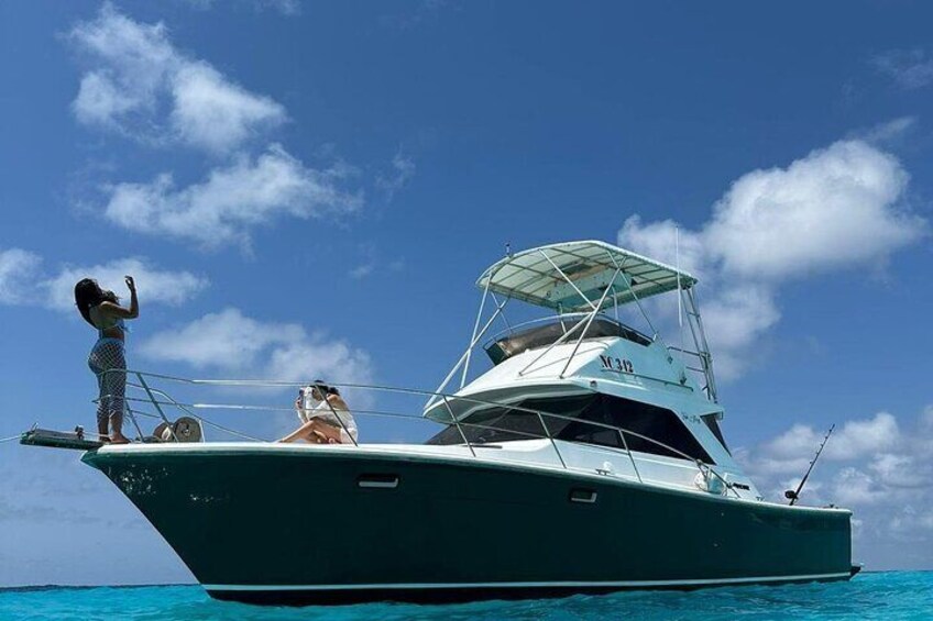 Full Day Private Boat Trip to Klein Curacao