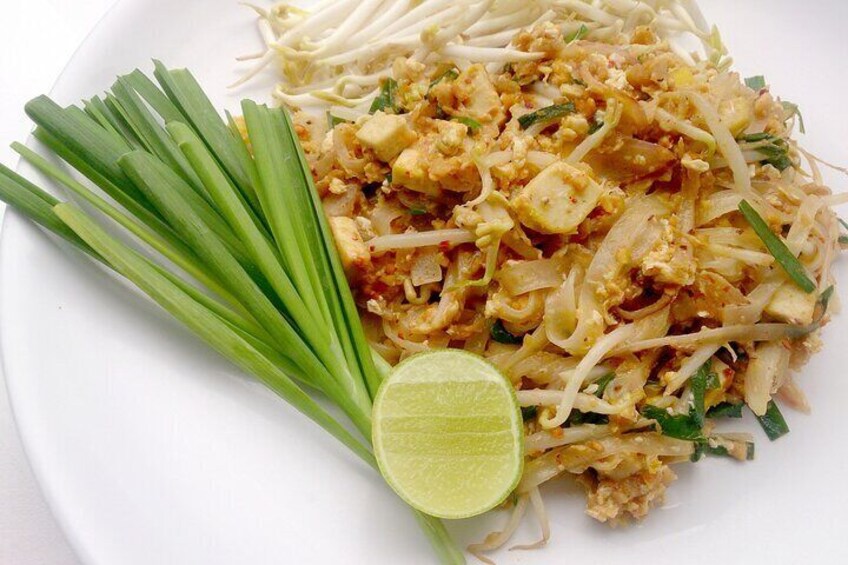 Epic Pad Thai Cooking Class in Denver